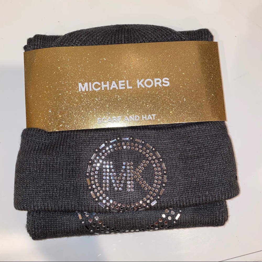 Michael Kors set - Picture 2 of 3